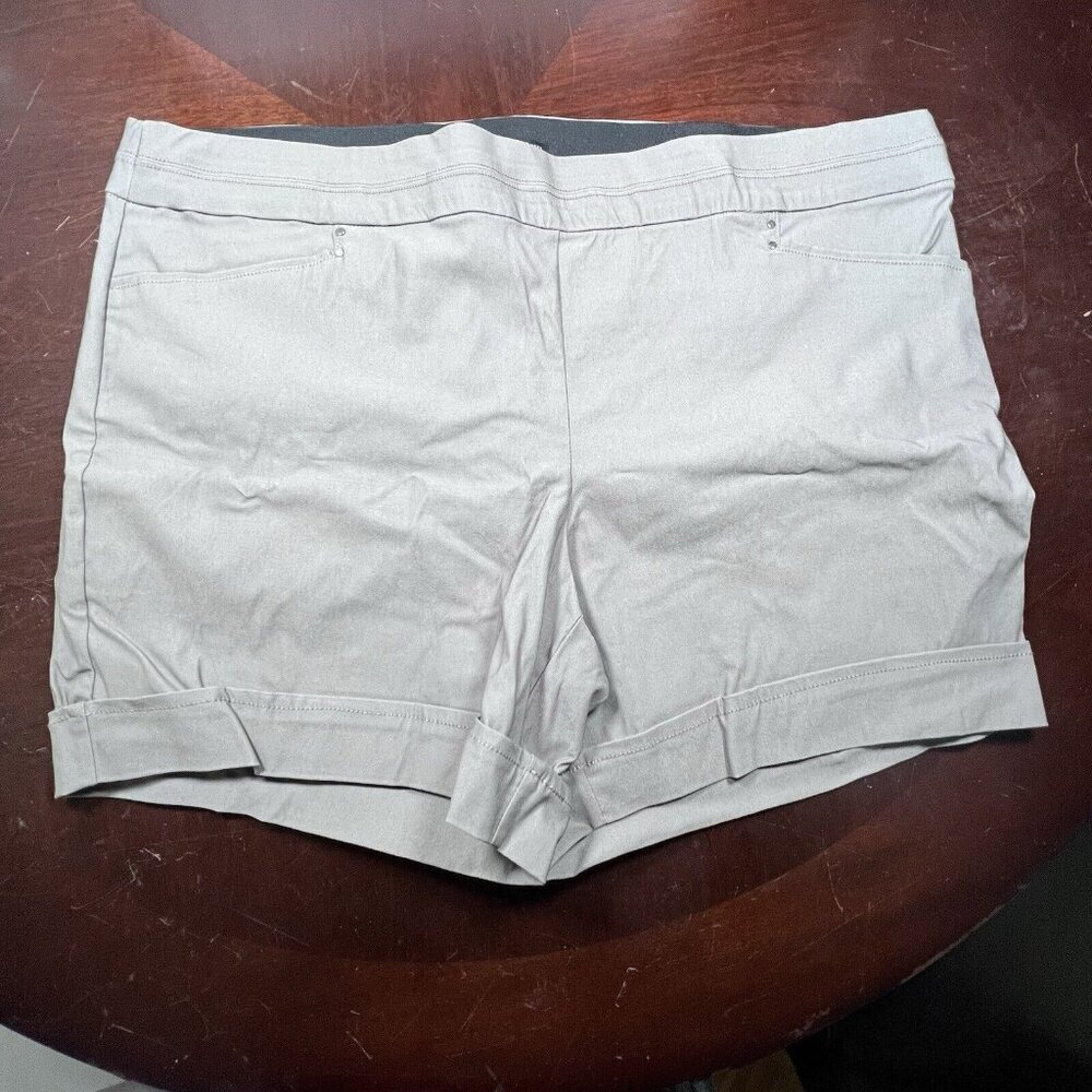 Violets & Roses Women’s Size 22W Shorts Gray Pull On Stretch Casual Summer